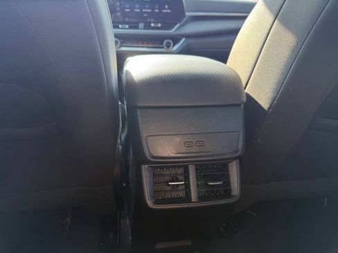 Used 2026 Chevrolet Equinox LT AWD/4WD image 26