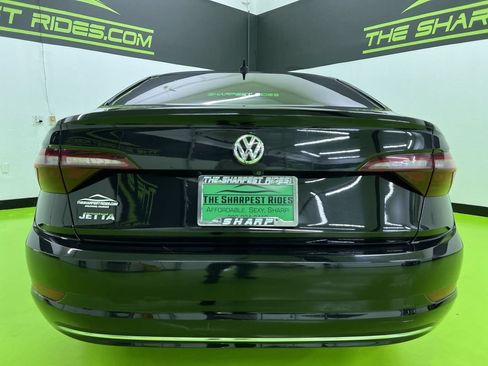 Used 2020 Volkswagen Jetta R-Line FWD image 8