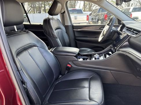 Used 2023 Jeep Grand Cherokee L Limited w/ Luxury Tech Group II image 28