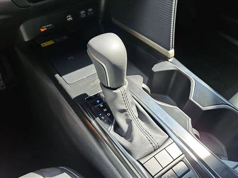Used 2025 Toyota Camry SE image 14