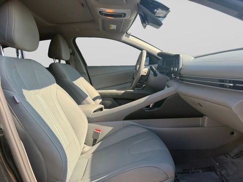Used 2021 Hyundai Elantra SEL w/ Convenience + Premium Package FWD image 33