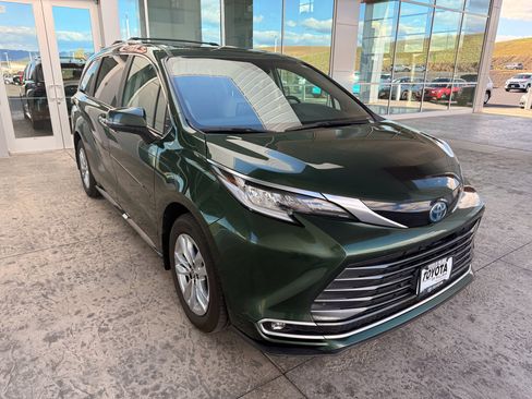 Used 2023 Toyota Sienna Limited w/ Protection Package (TMS) AWD/4WD image 2