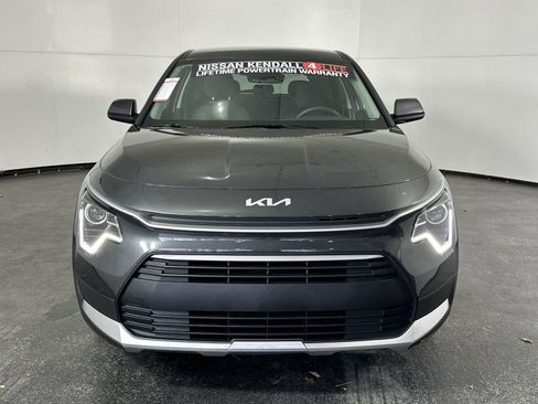 Used 2025 Kia Niro LX FWD image 3