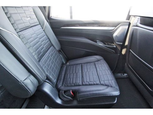 New 2026 Cadillac Escalade Platinum Sport w/ LPO, ONYX Package AWD/4WD image 11