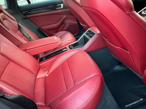 Used 2018 Porsche Panamera 4S image 53