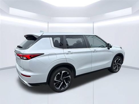 Used 2022 Mitsubishi Outlander SE AWD/4WD image 5