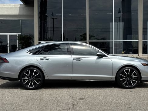 Used 2024 Honda Accord Touring image 4