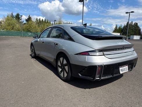 Used 2024 Hyundai Ioniq 6 SE RWD image 5