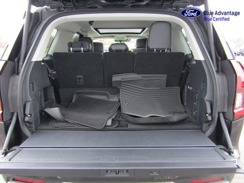 Certified 2025 Ford Expedition Platinum AWD/4WD image 32
