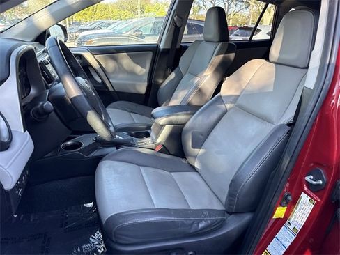 Used 2015 Toyota RAV4 Limited w/ Technology Package image 11
