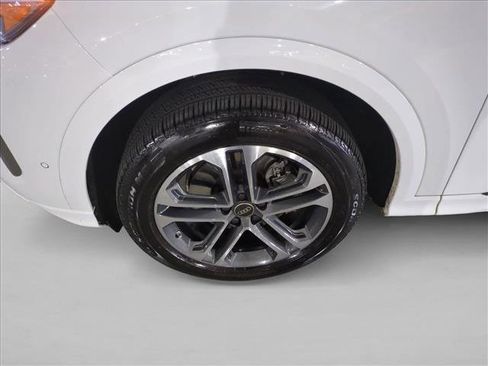 Certified 2025 Audi Q5 Premium Plus w/ Premium Plus image 27