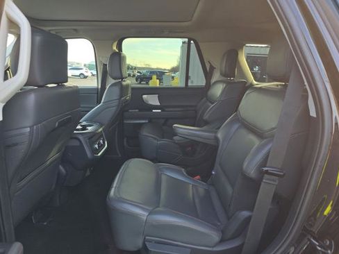 Certified 2025 Ford Expedition Active image 6