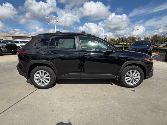 New 2026 Toyota Corolla Cross LE w/ Moonroof Package FWD image 3