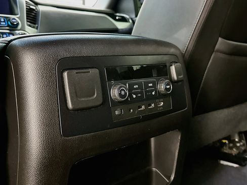 Used 2019 Chevrolet Suburban Premier AWD/4WD image 29
