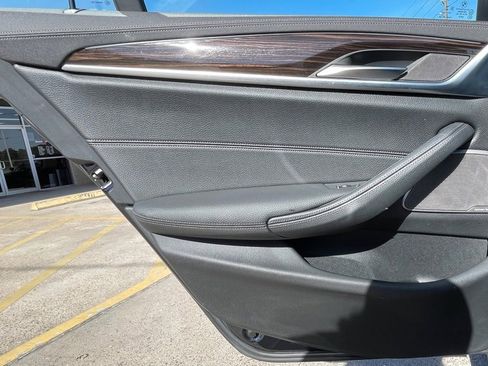 Used 2022 BMW M550i xDrive M550i xDrive image 37