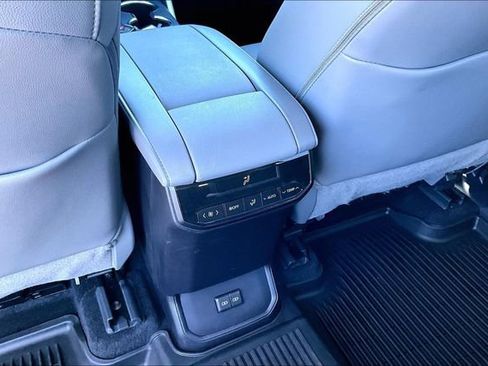 Used 2026 Toyota Highlander XLE AWD/4WD image 25