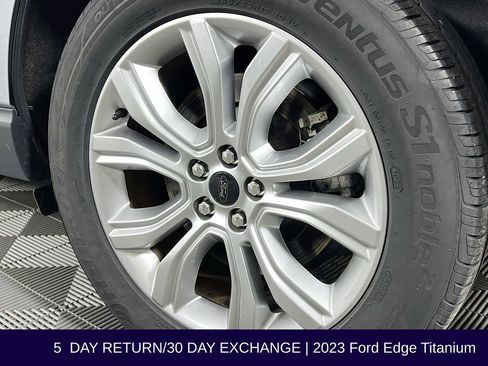 Used 2023 Ford Edge Titanium image 33