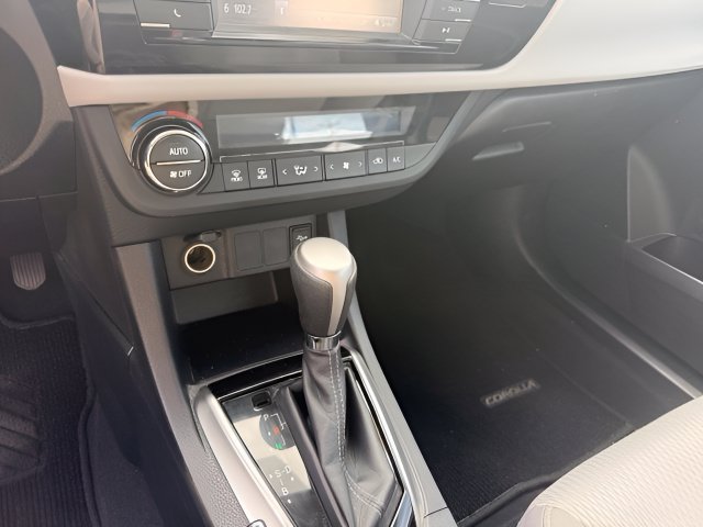 Used 2015 Toyota Corolla LE w/ Body Protection Package #2 FWD image 14