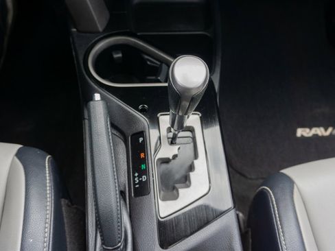 Used 2016 Toyota RAV4 Limited image 27