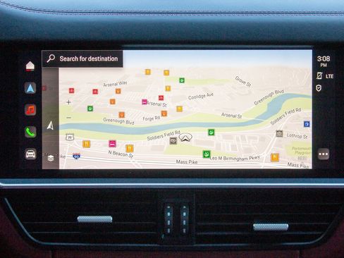 Used 2022 Porsche Cayenne Platinum Edition image 17