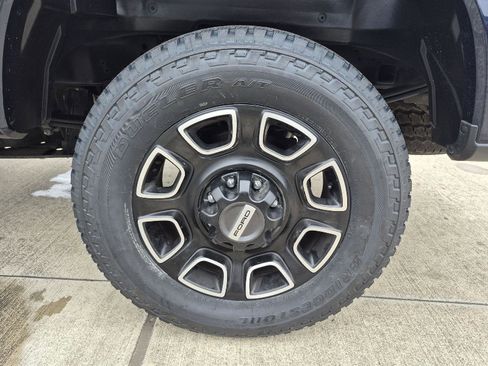 Certified 2024 Ford F250 Platinum w/ FX4 Off-Road Package image 10