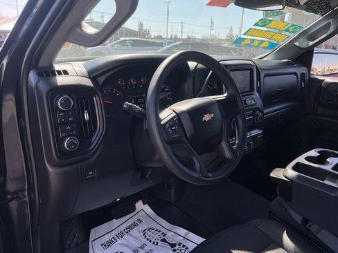 Used 2022 Chevrolet Silverado 1500 Custom image 9