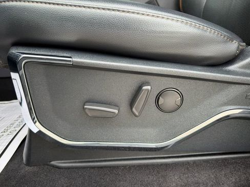 Used 2024 Ford F150 Lariat w/ FX4 Off-Road Package image 22