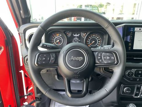 Used 2025 Jeep Wrangler Unlimited Sport AWD/4WD image 19