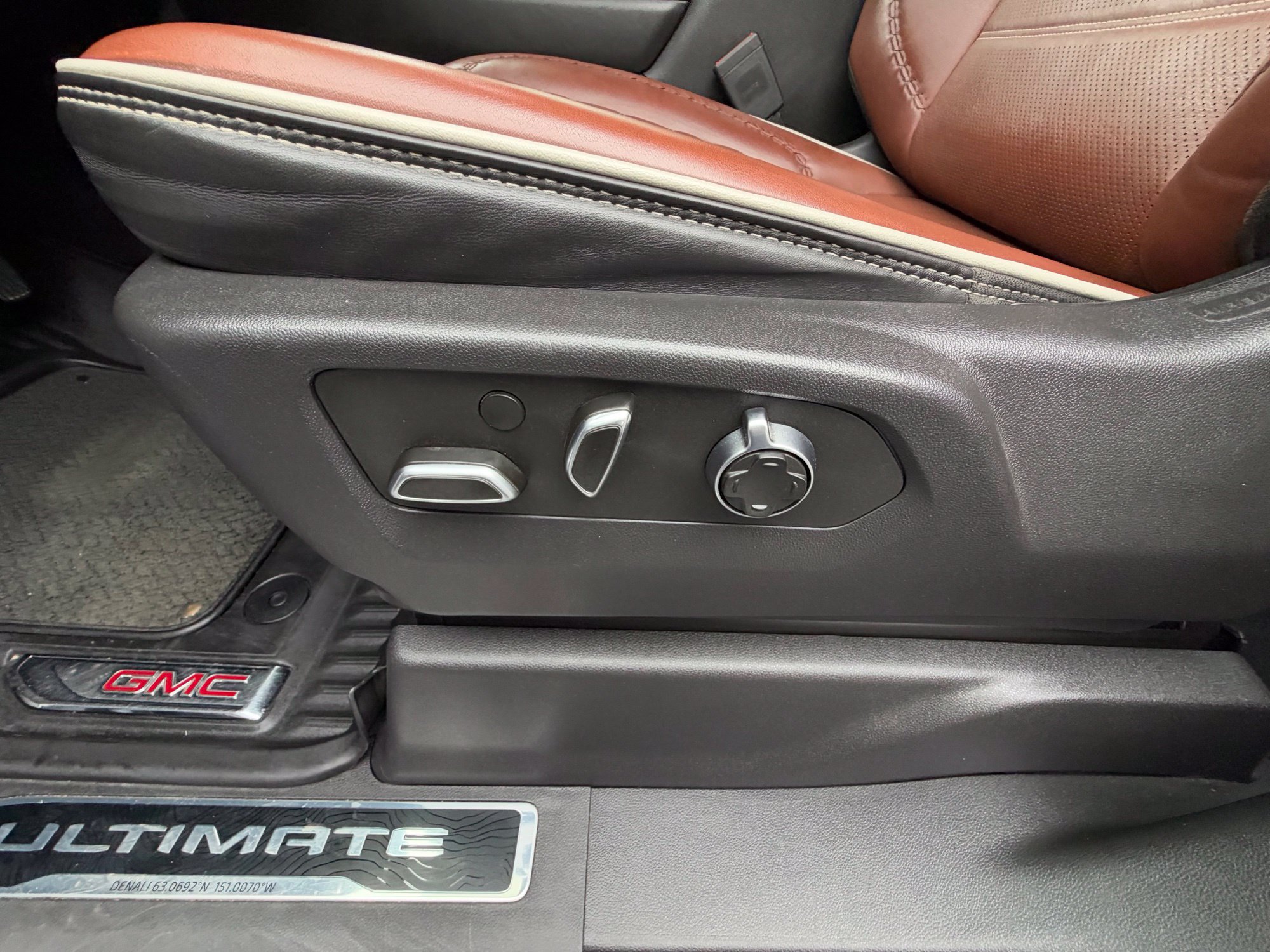 Used 2024 GMC Sierra 2500 Denali Ultimate AWD/4WD image 20