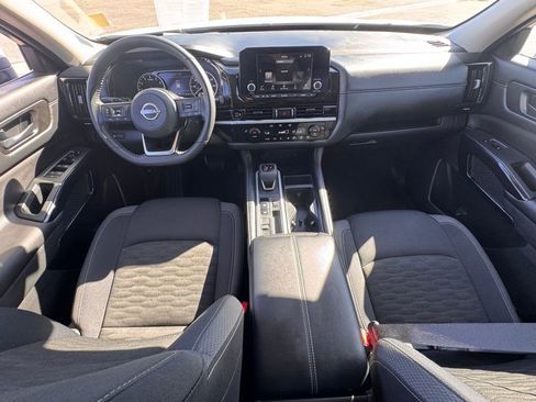 New 2025 Nissan Pathfinder SV image 19