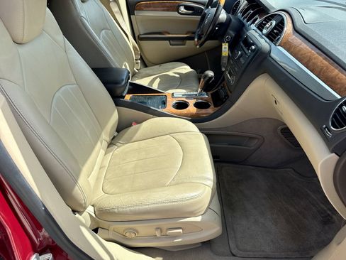 Used 2011 Buick Enclave CXL FWD image 24