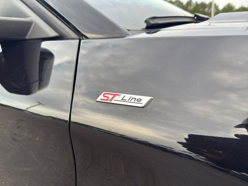 Used 2023 Ford Explorer ST-Line w/ Class IV Trailer Tow Package image 9