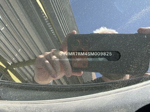 Used 2025 Volkswagen Tiguan SE w/ Panoramic Sunroof Package AWD/4WD image 42