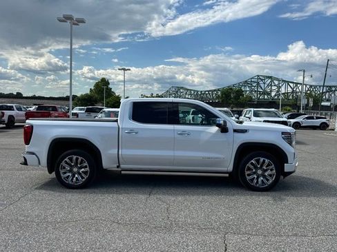 Used 2024 GMC Sierra 1500 Denali AWD/4WD image 6