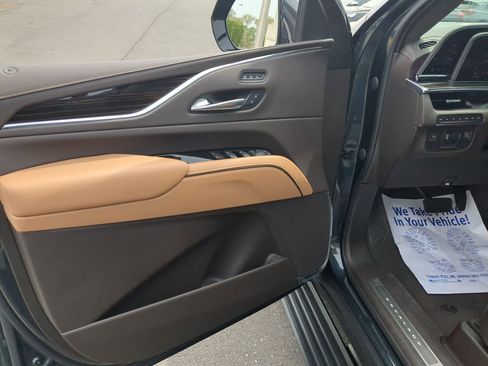 Certified 2022 Cadillac Escalade Premium Luxury w/ Performance Package image 21