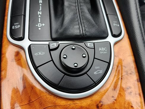 Used 2009 Mercedes-Benz SL 550 image 16