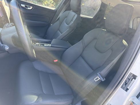 Certified 2025 Volvo XC60 B5 Plus image 16