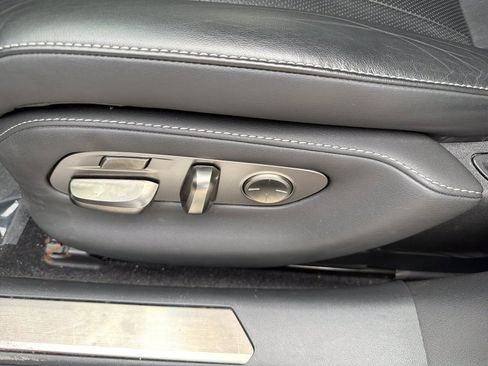 Used 2023 Lexus LS 500 w/ Accessory Package (Z2) RWD image 24