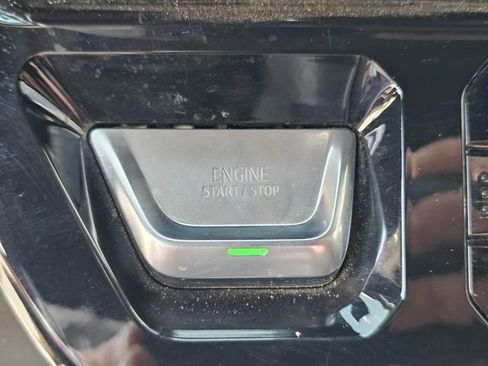 Used 2025 GMC Sierra 3500 Denali AWD/4WD image 25