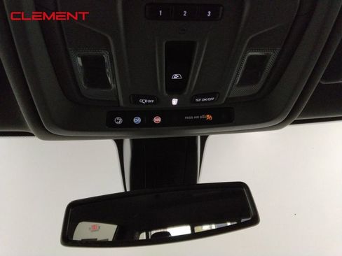 Used 2022 GMC Sierra 2500 SLT w/ SLT Convenience Package image 21