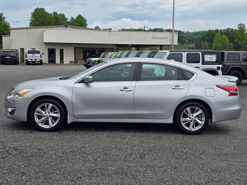 Used 2015 Nissan Altima 2.5 SV FWD image 15