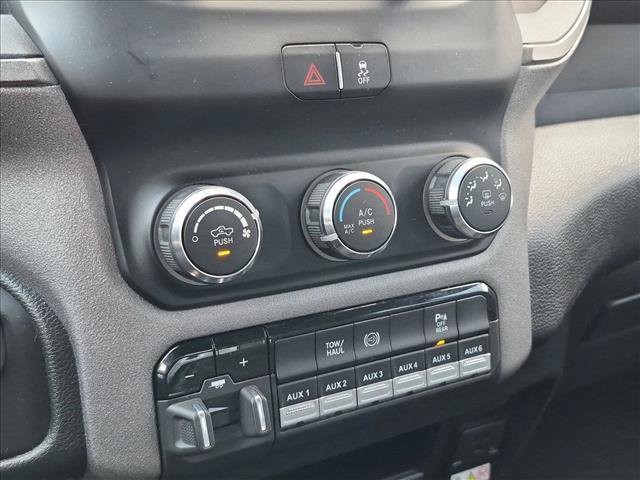 Used 2024 RAM 3500 Tradesman w/ Chrome Appearance Group AWD/4WD image 10