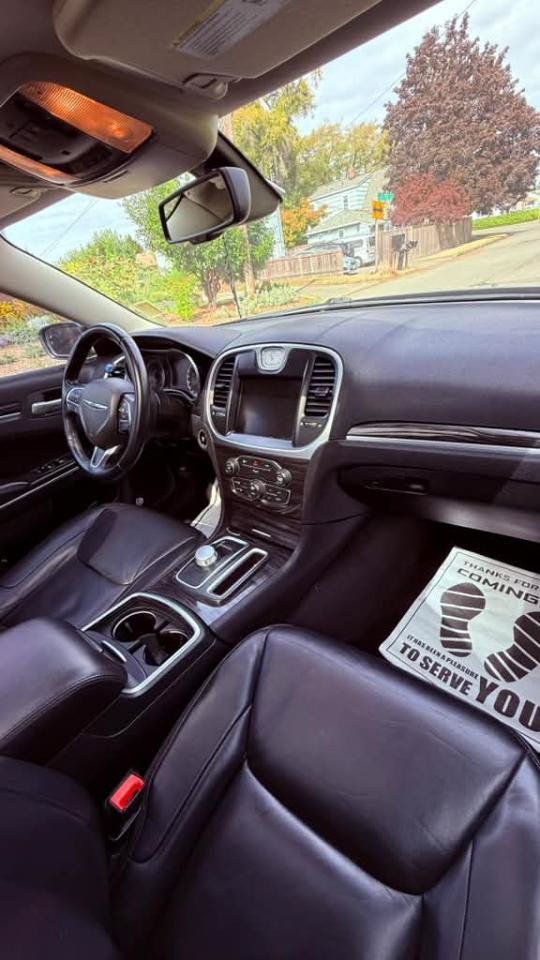 Used 2016 Chrysler 300 Limited RWD image 13