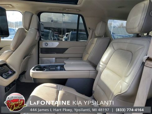 Used 2019 Lincoln Navigator Reserve image 25
