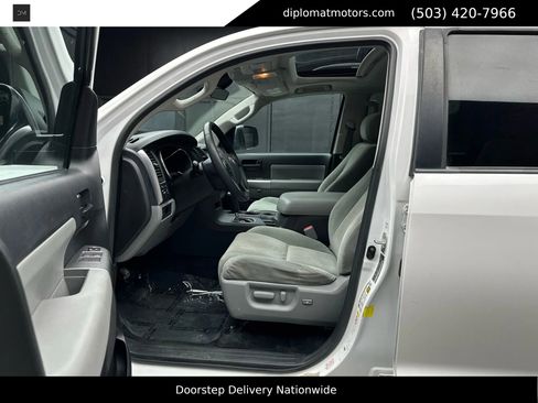 Used 2018 Toyota Sequoia TRD Sport image 18