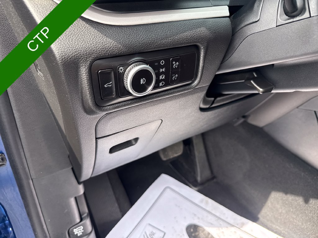 Used 2023 Ford Explorer XLT w/ Equipment Group 202A AWD/4WD image 22