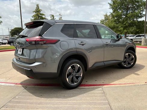 Used 2025 Nissan Rogue SV FWD image 6