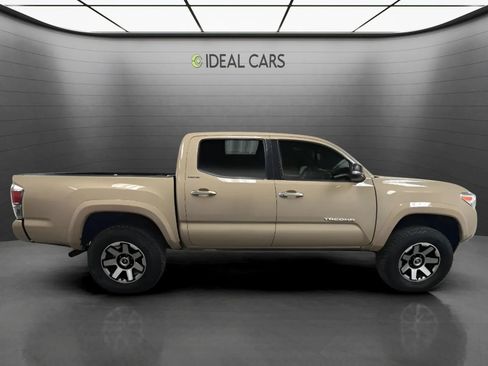 Used 2017 Toyota Tacoma Limited w/ Tow Package RWD image 4