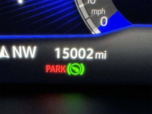 Used 2022 Volkswagen Tiguan SE image 34