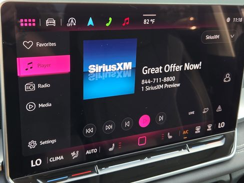 Used 2025 Volkswagen Tiguan SE image 17